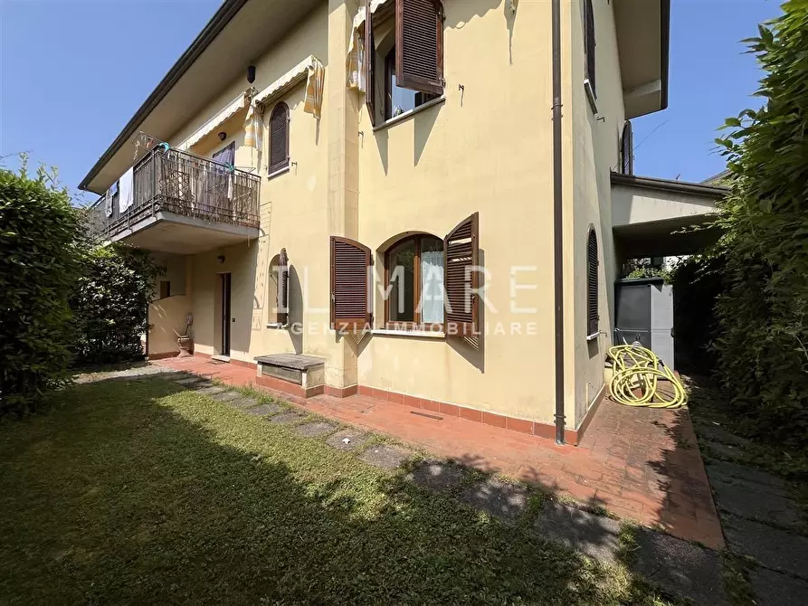 Immagine 6 di Appartamento in vendita  a Massa