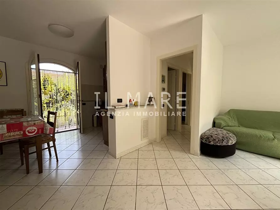 Immagine 11 di Appartamento in vendita  a Massa