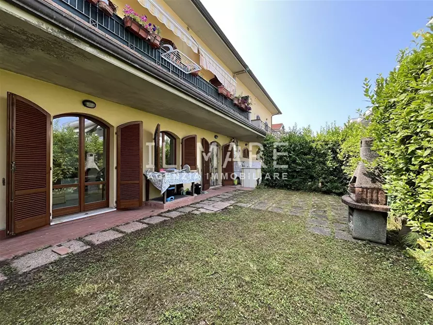 appartamento in vendita a Massa in zona Marina di Massa