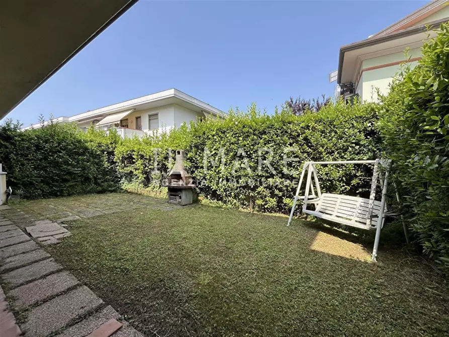 Immagine 4 di Appartamento in vendita  a Massa