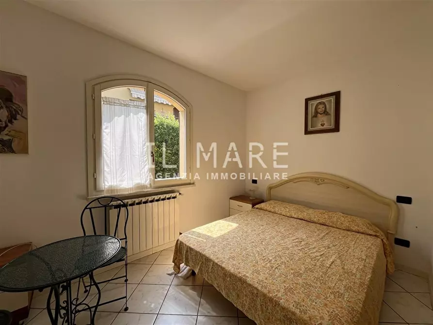 Immagine 17 di Appartamento in vendita  a Massa