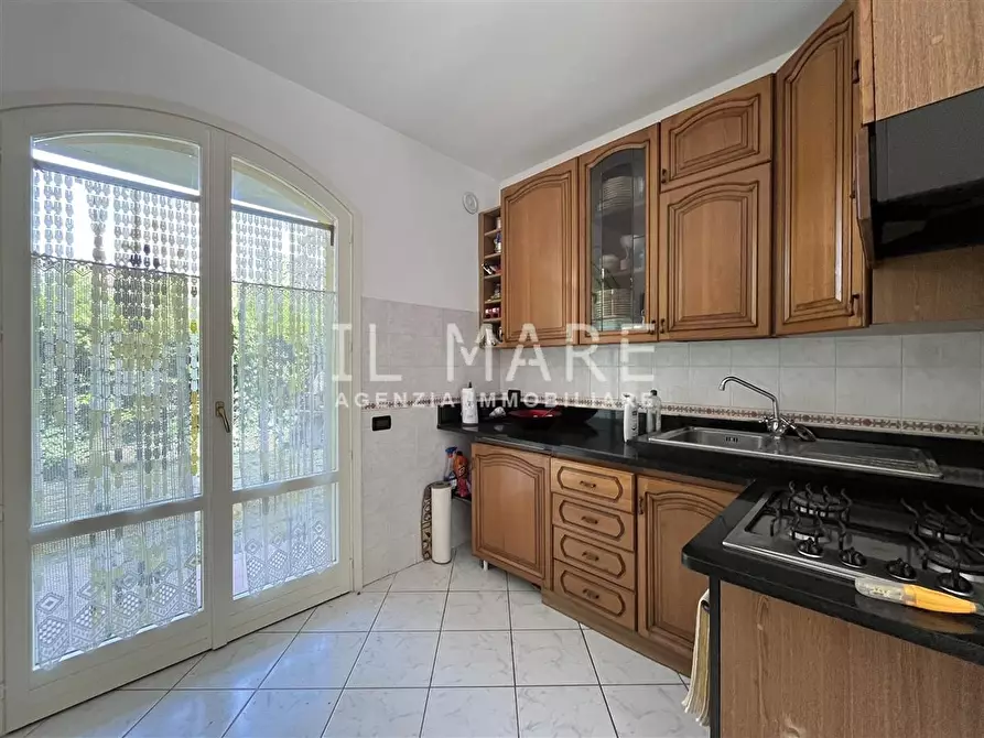 Immagine 12 di Appartamento in vendita  a Massa