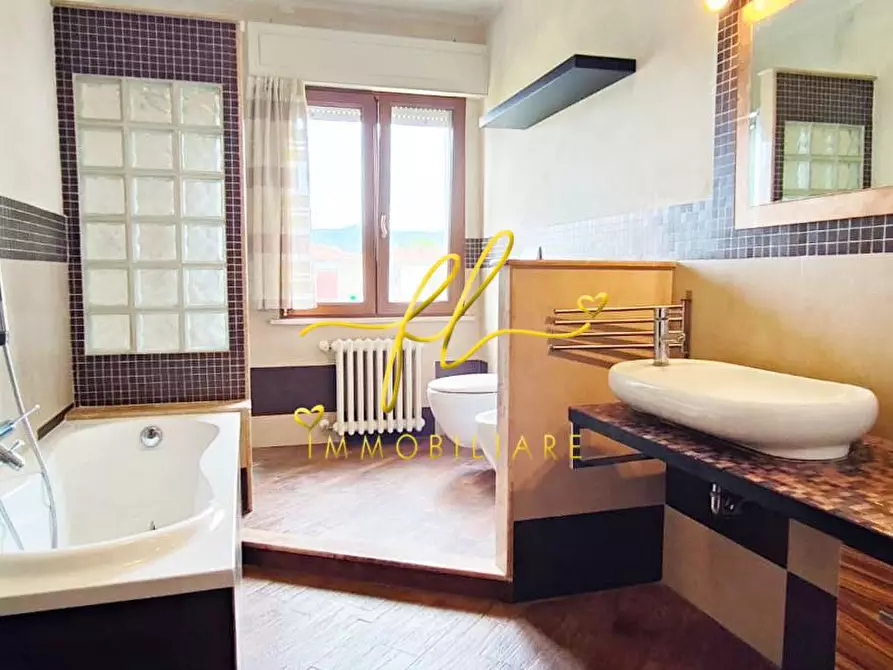 Immagine 15 di Appartamento in vendita  a Castagneto Carducci