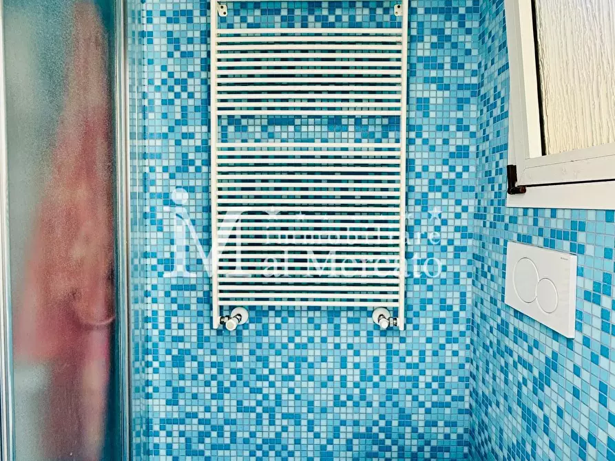 Immagine 12 di Villa in vendita  a Viareggio