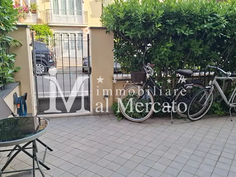 Immagine 32 di Villa in vendita  a Viareggio