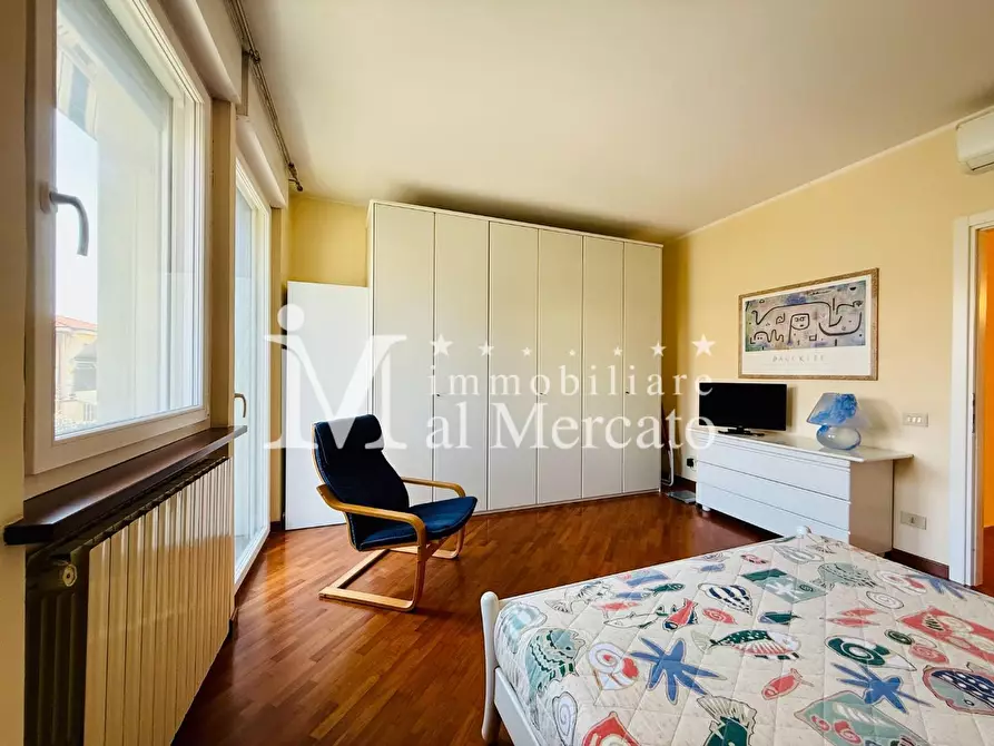 Immagine 19 di Villa in vendita  a Viareggio