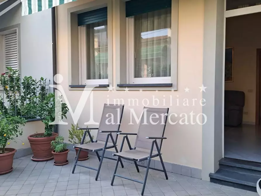 Immagine 31 di Villa in vendita  a Viareggio