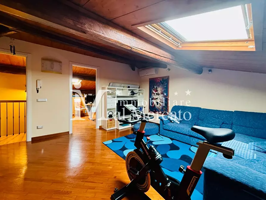 Immagine 29 di Villa in vendita  a Viareggio