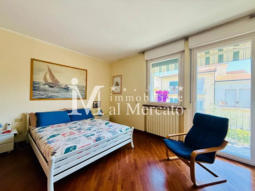 Immagine 18 di Villa in vendita  a Viareggio