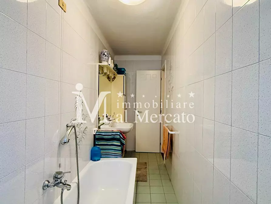 Immagine 23 di Villa in vendita  a Viareggio