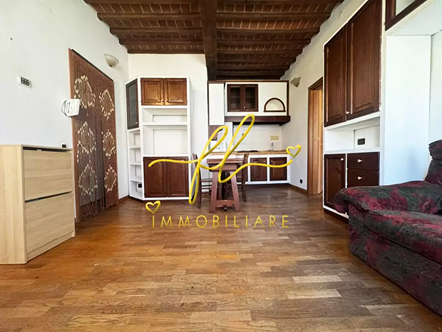 Immagine 2 di Appartamento in vendita  a Livorno