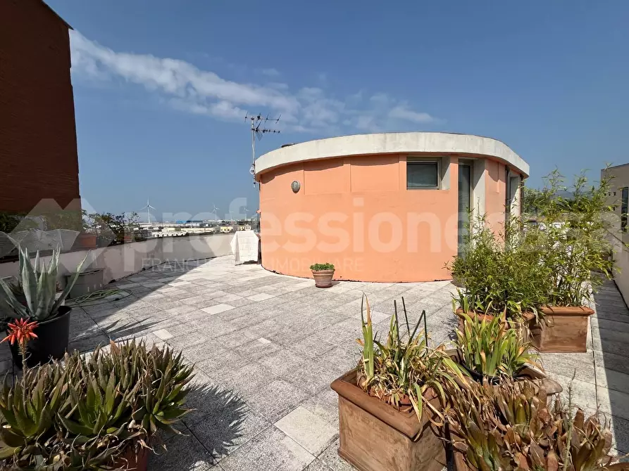 Immagine 20 di Mansarda in vendita  a Pontedera