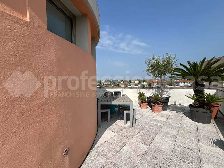 Immagine 8 di Mansarda in vendita  a Pontedera