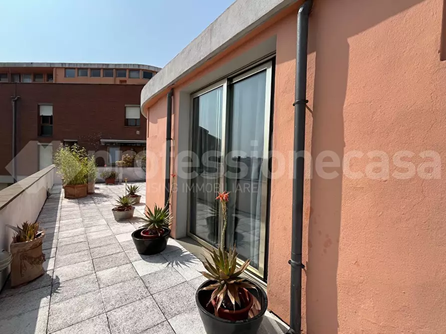 Immagine 9 di Mansarda in vendita  a Pontedera