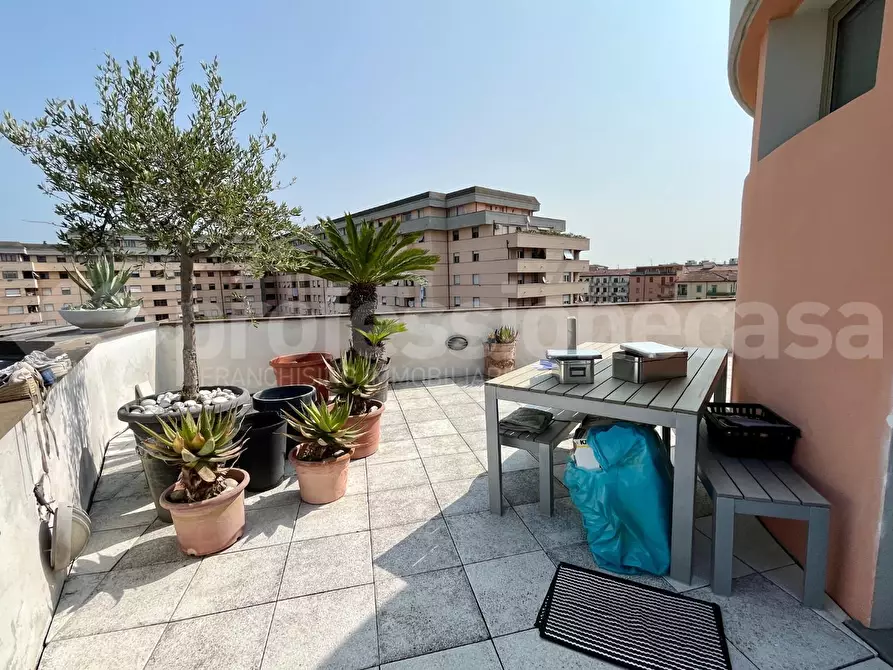 Immagine 11 di Mansarda in vendita  a Pontedera