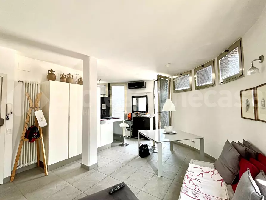 Immagine 1 di Mansarda in vendita  a Pontedera