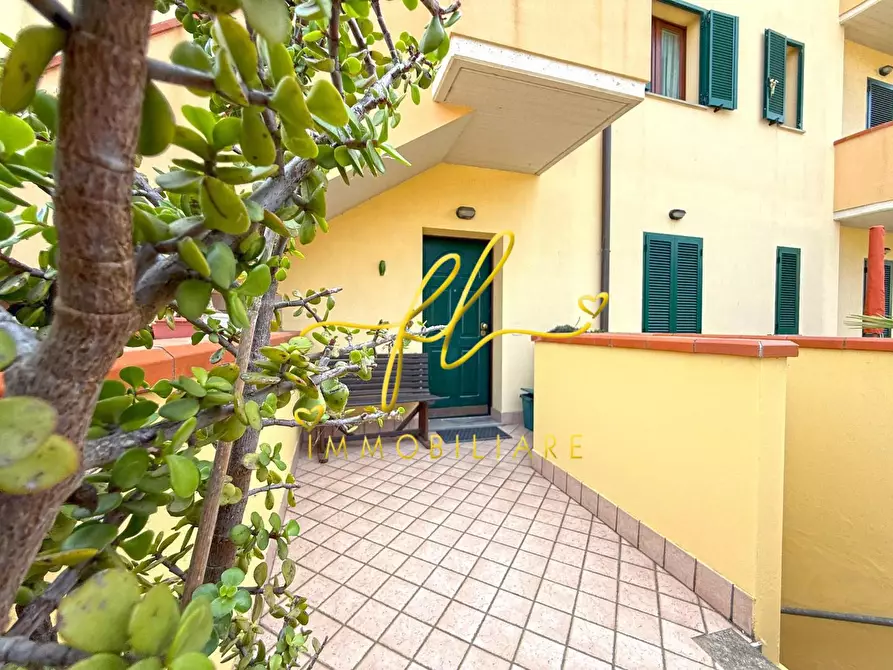 Immagine 2 di Appartamento in vendita  a Rosignano Marittimo