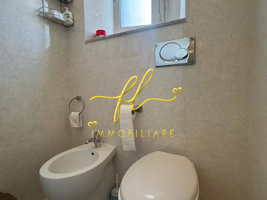 Immagine 27 di Appartamento in vendita  a Livorno