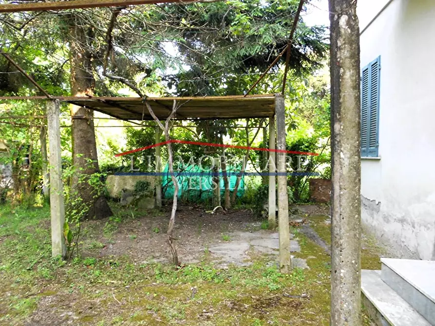 Immagine 10 di Casa bifamiliare in vendita  a Massa