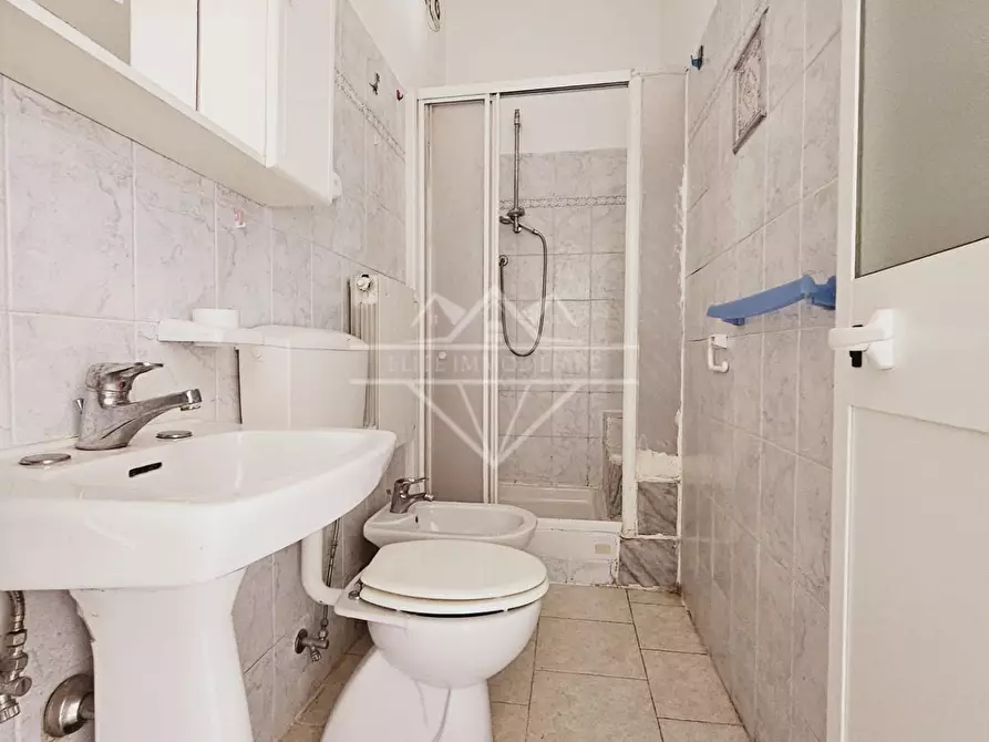 Immagine 16 di Appartamento in affitto  a Carrara