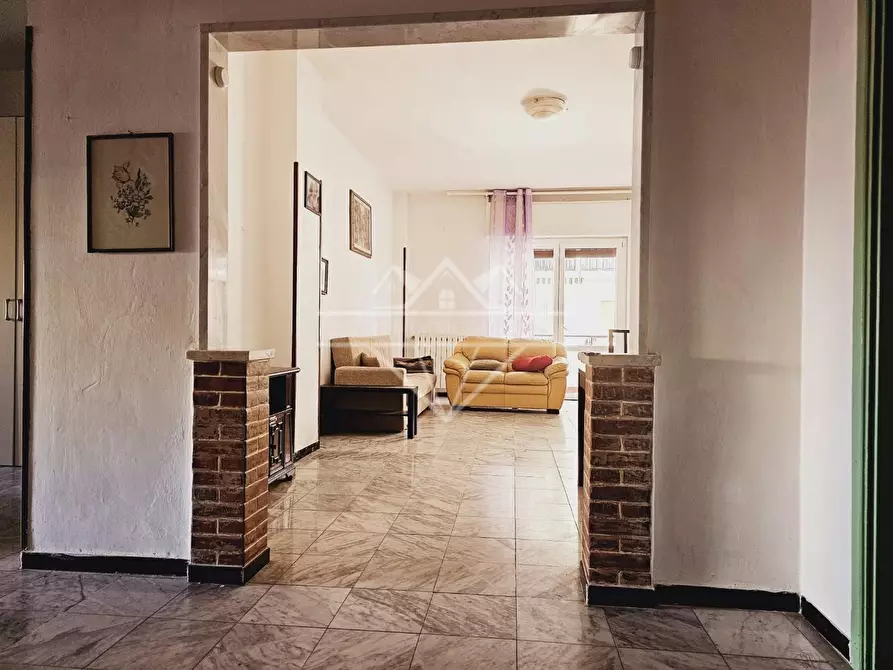 Immagine 2 di Appartamento in affitto  a Carrara