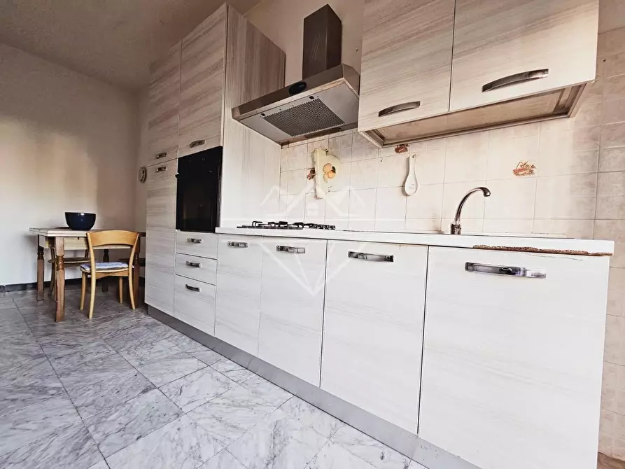 Immagine 14 di Appartamento in affitto  a Carrara
