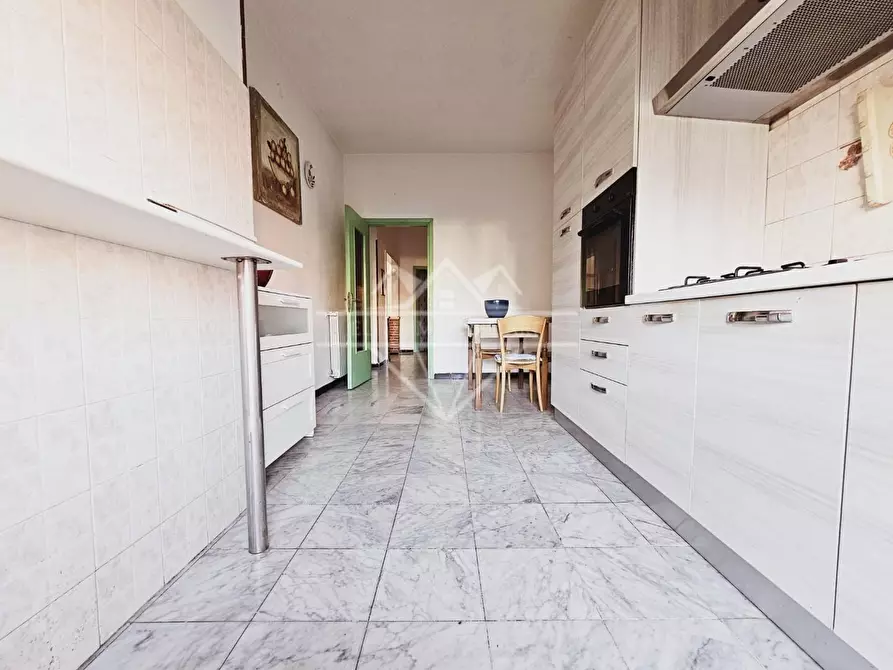 Immagine 8 di Appartamento in affitto  a Carrara