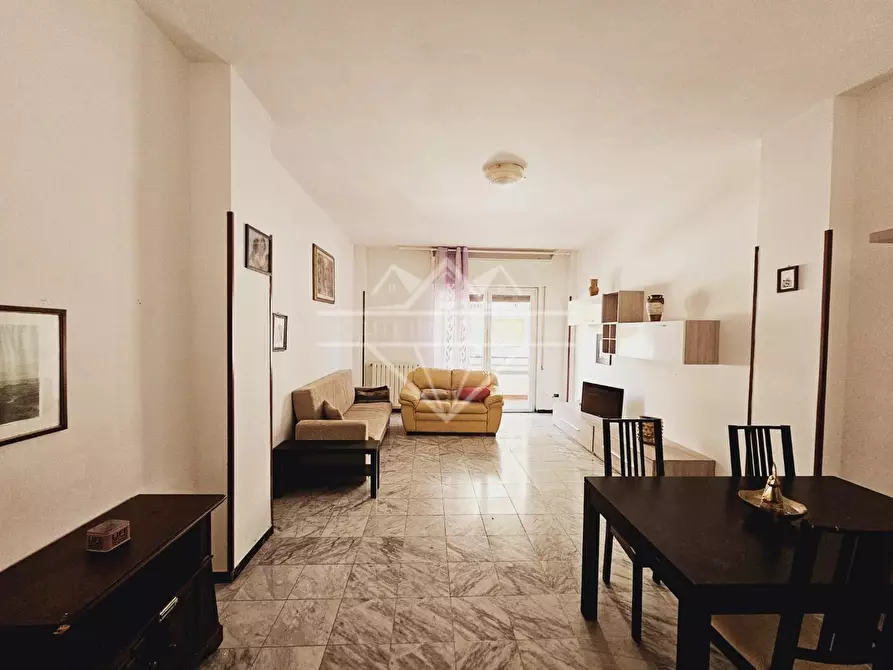 Immagine 3 di Appartamento in affitto  a Carrara