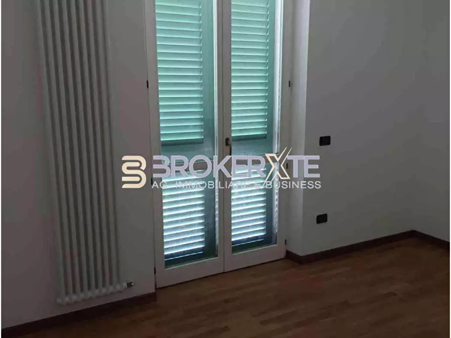Immagine 7 di Casa semindipendente in vendita  a Carrara