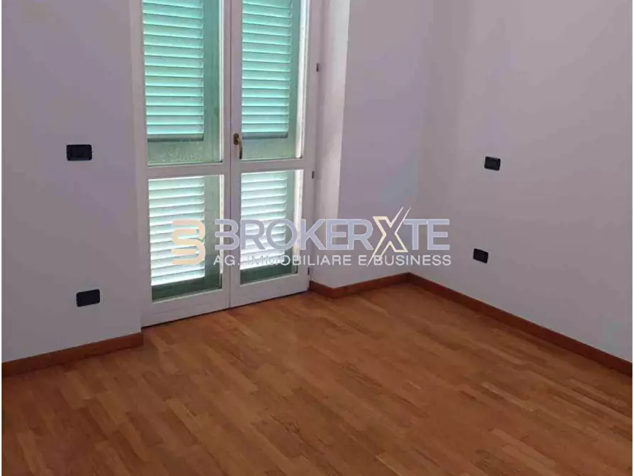 Immagine 1 di Casa semindipendente in vendita  a Carrara