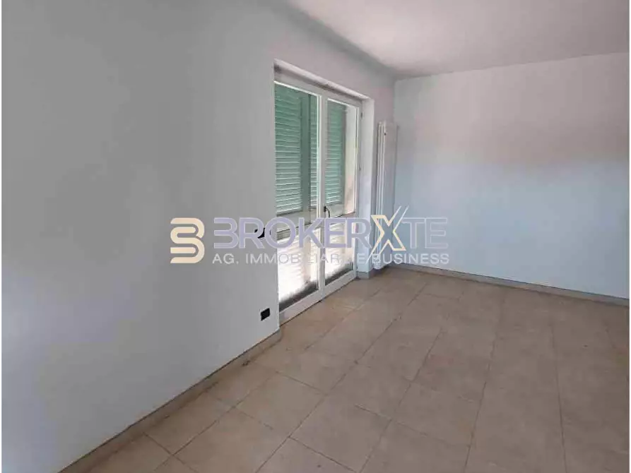 Immagine 2 di Casa semindipendente in vendita  a Carrara