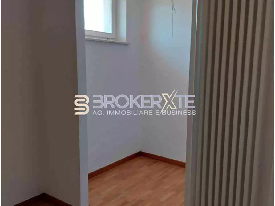 Immagine 8 di Casa semindipendente in vendita  a Carrara