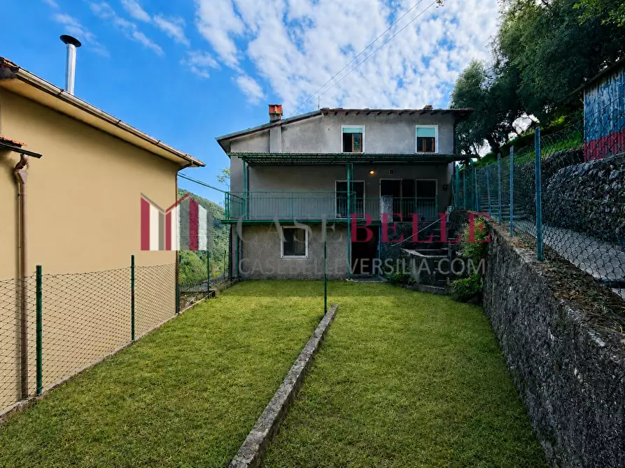 Immagine 1 di Terratetto in vendita  a Camaiore