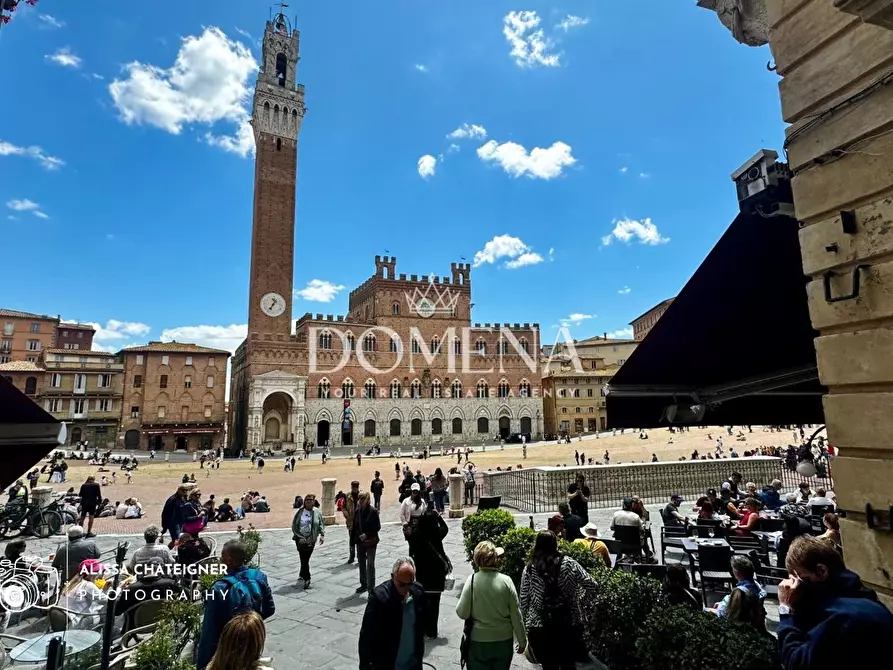 Immagine 2 di Appartamento in vendita  a Siena