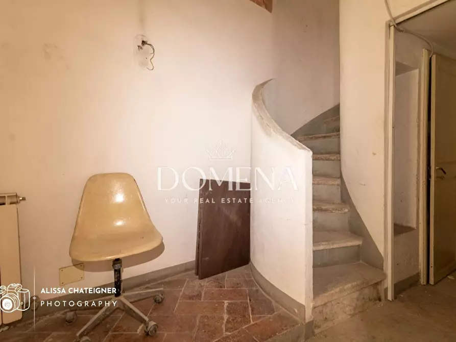 Immagine 17 di Appartamento in vendita  a Siena