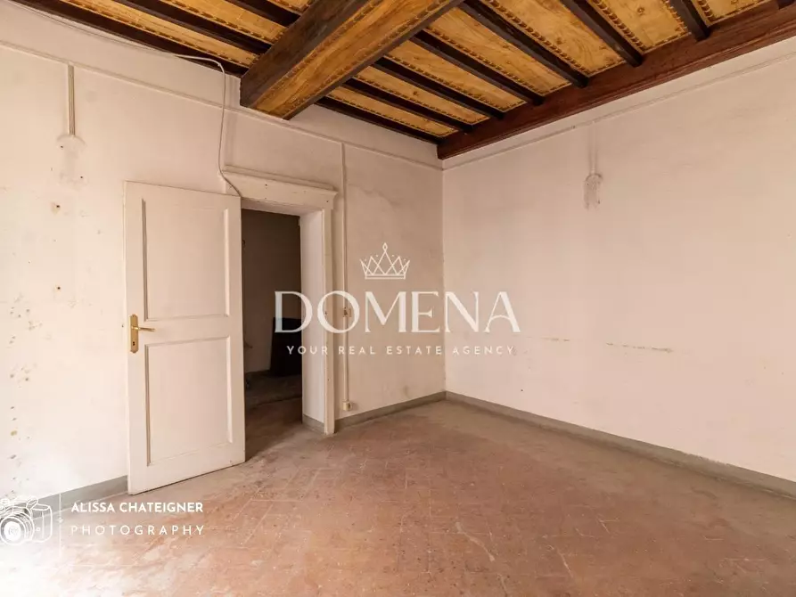 Immagine 12 di Appartamento in vendita  a Siena