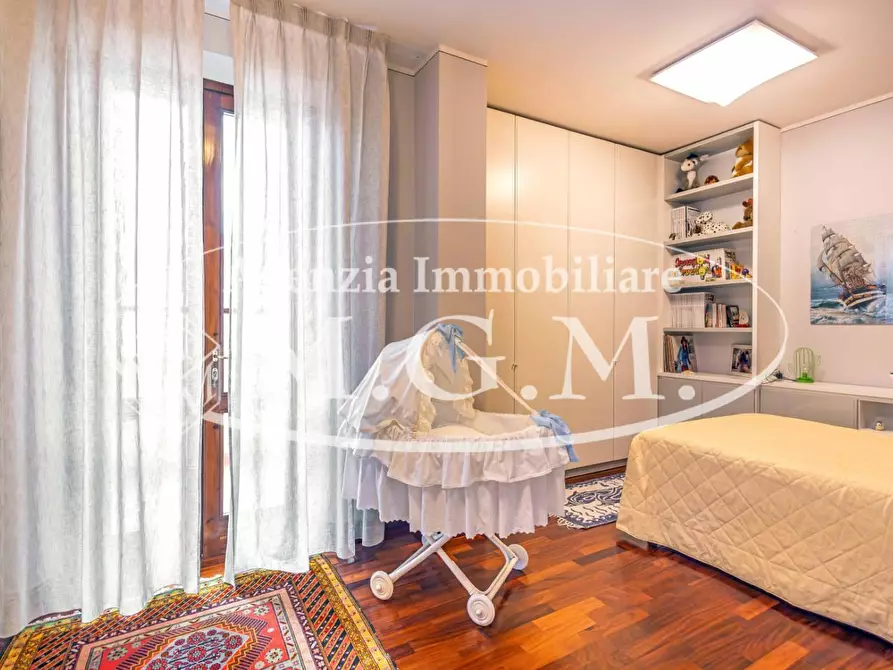 Immagine 17 di Villa in vendita  a Castelfranco Di Sotto