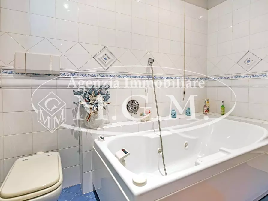 Immagine 16 di Villa in vendita  a Castelfranco Di Sotto