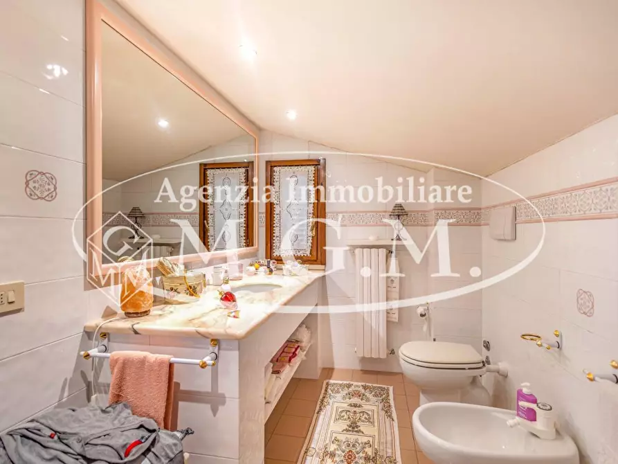 Immagine 22 di Villa in vendita  a Castelfranco Di Sotto