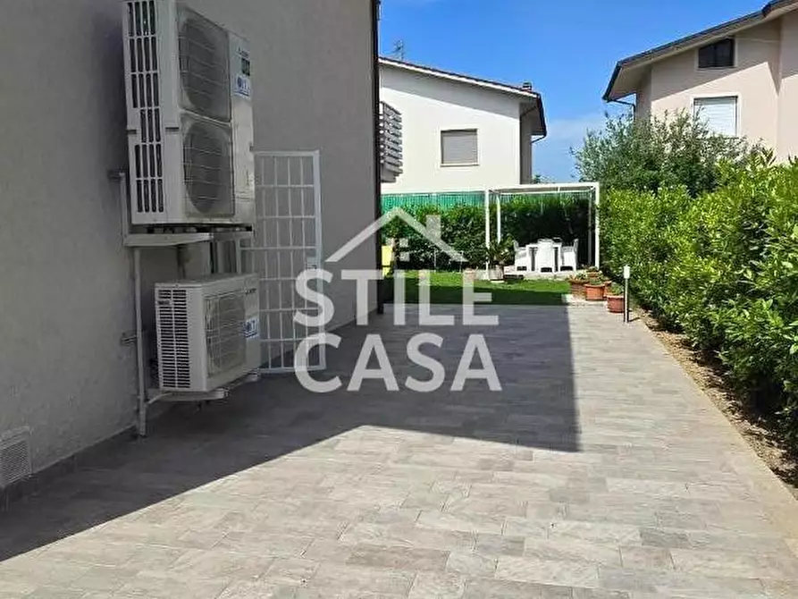 Immagine 17 di Villa in vendita  a Ponte Buggianese