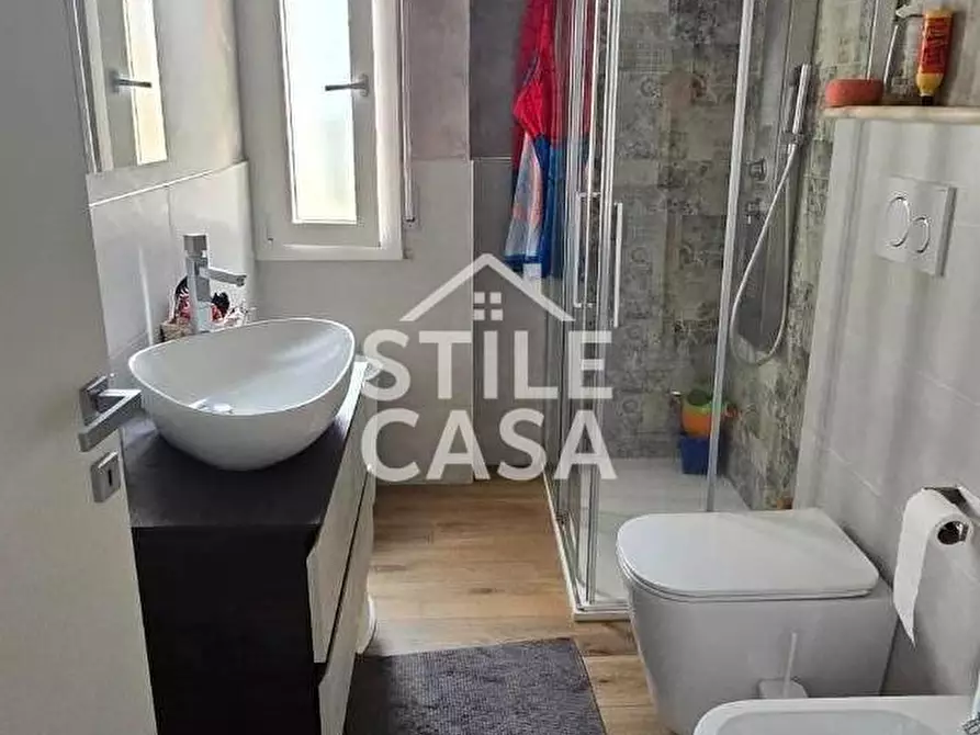 Immagine 11 di Villa in vendita  a Ponte Buggianese