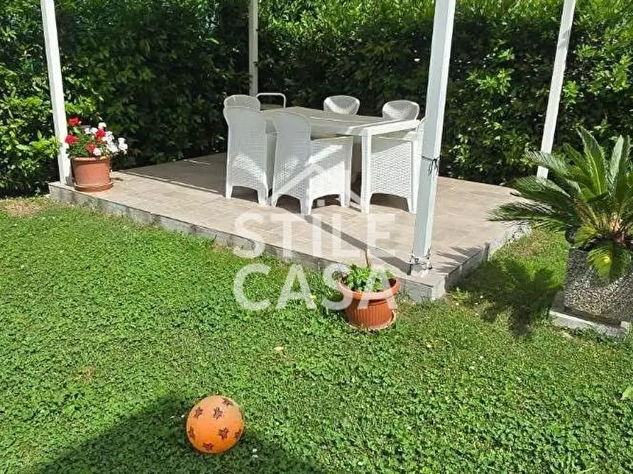 Immagine 18 di Villa in vendita  a Ponte Buggianese