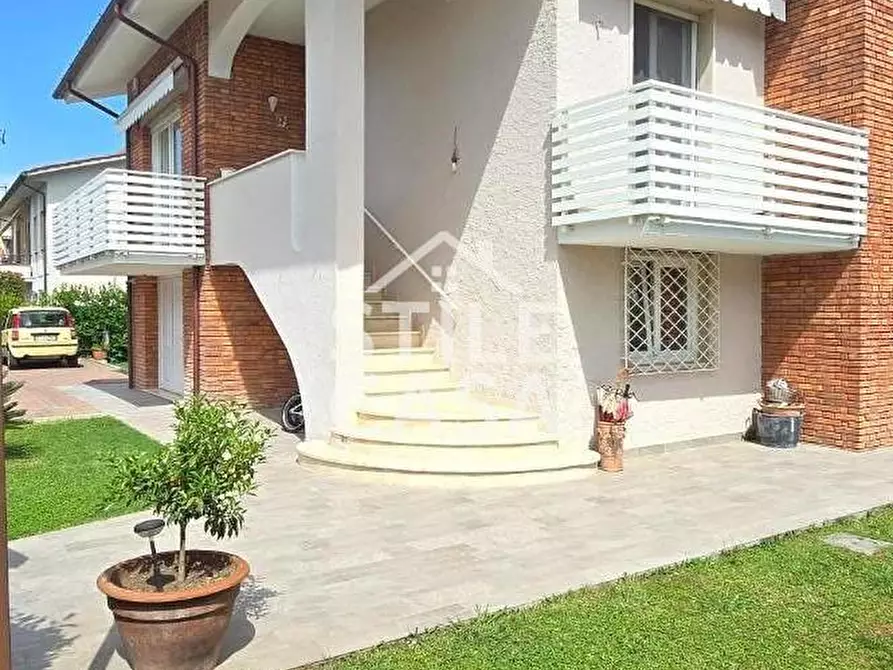 Immagine 22 di Villa in vendita  a Ponte Buggianese