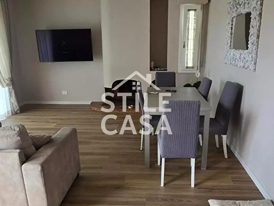 Immagine 2 di Villa in vendita  a Ponte Buggianese