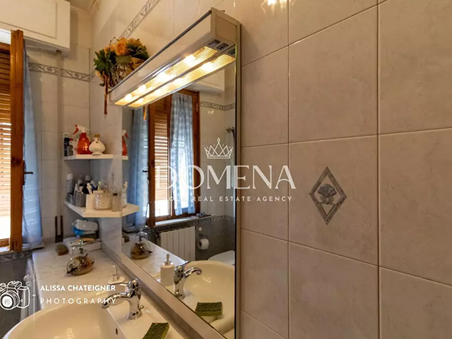 Immagine 19 di Appartamento in vendita  a Siena