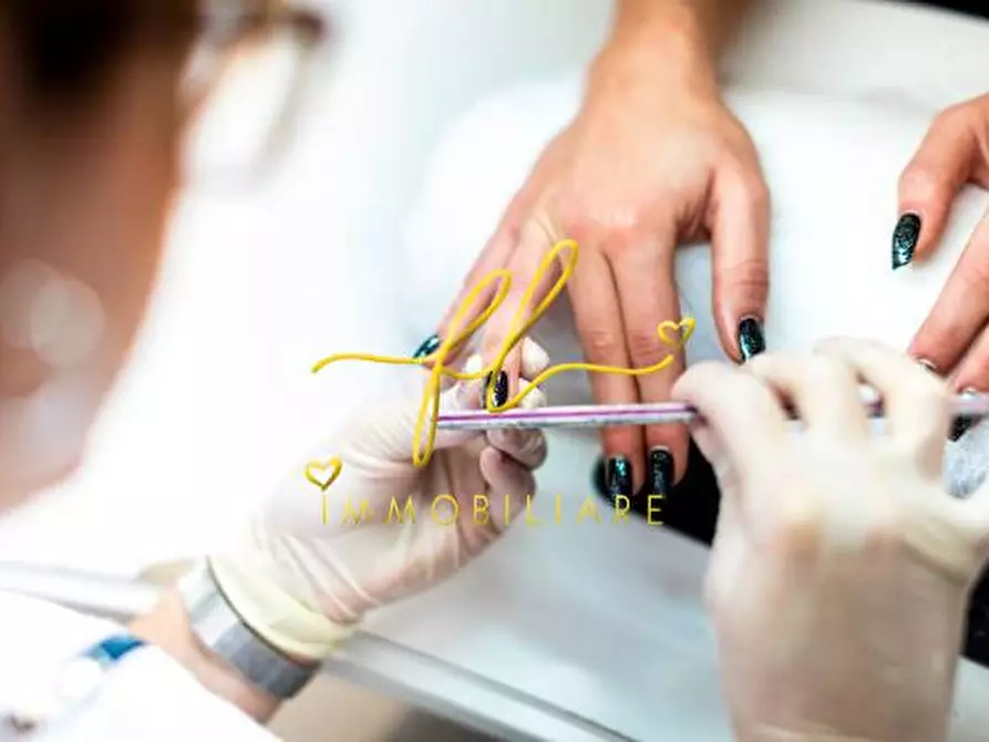 Immagine 6 di Attività commerciale in affitto  a Cecina