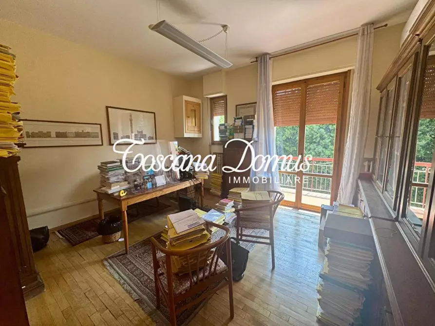 Immagine 1 di Appartamento in vendita  a Siena