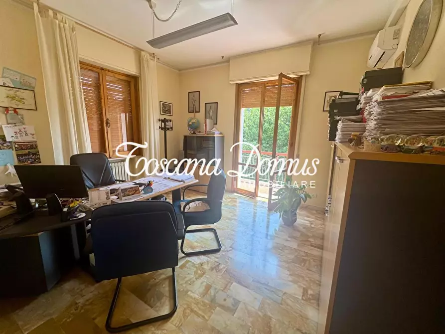 Immagine 2 di Appartamento in vendita  a Siena