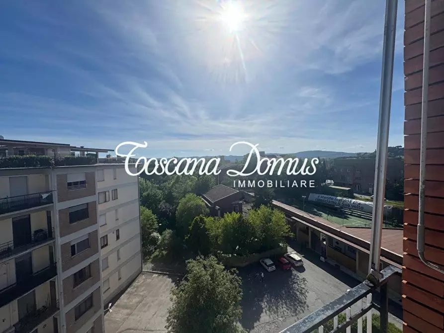 Immagine 5 di Appartamento in vendita  a Siena