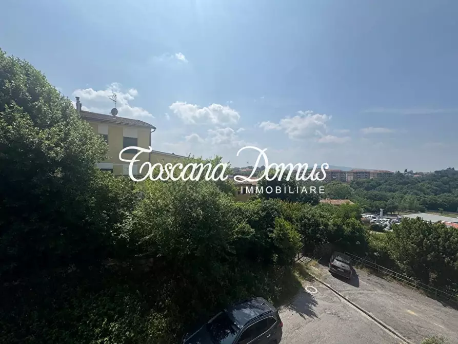 Immagine 4 di Appartamento in vendita  a Siena